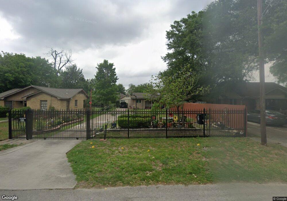 911 Reid St, Houston, TX 77022 - photo 1