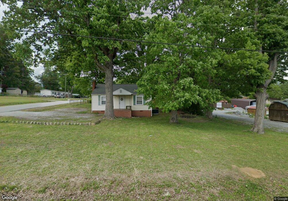 3901 Kivett Dr, Jamestown, NC 27282 - photo 1