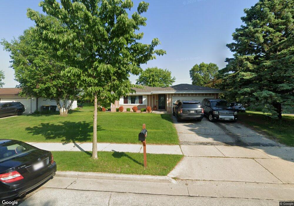 1927 Ramona Rd, Waukesha, WI 53186 - photo 1