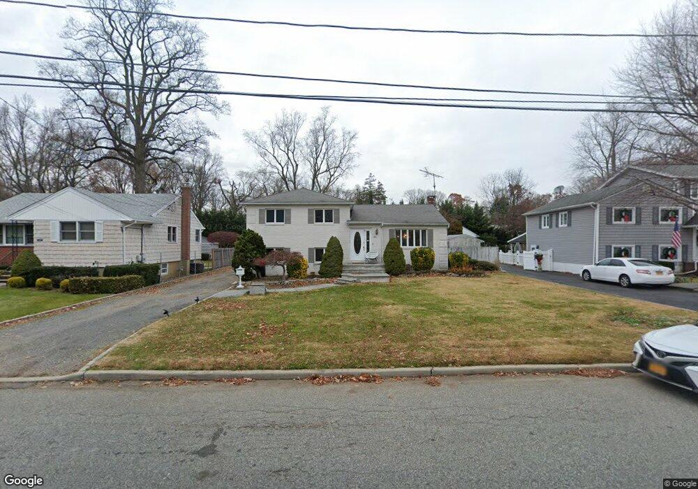 140 Woolsey Ave, Glen Cove, NY 11542 - photo 1