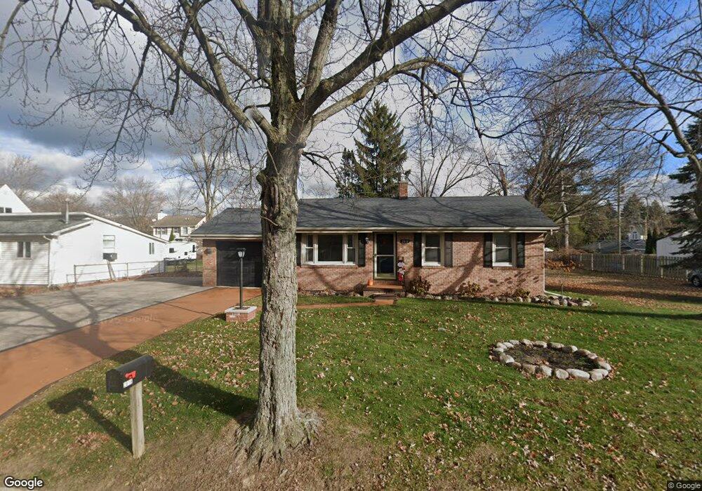 2818 20th Ave, Port Huron, MI 48060 - photo 1