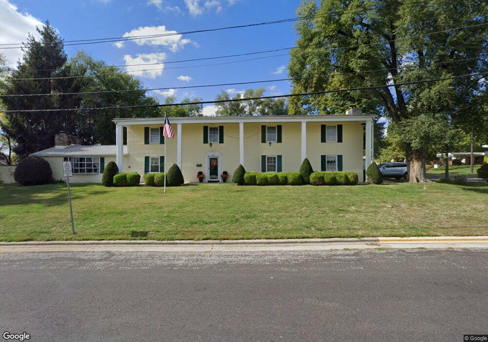 801 Lincoln Ave, Jacksonville, IL 62650 - photo 1