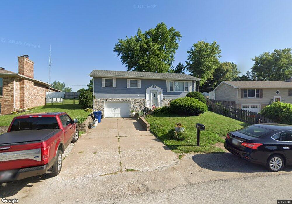 2358 W 45th St, Davenport, IA 52806 - photo 1