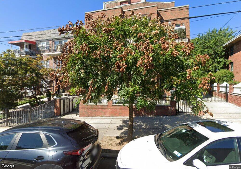 4620 Newtown Rd, Astoria, NY 11103 - photo 1