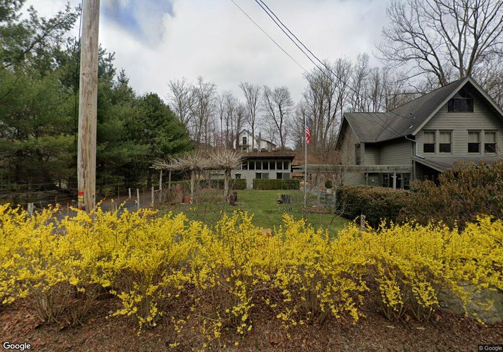 129 Sawkill Ave, Milford, PA 18337 - photo 1