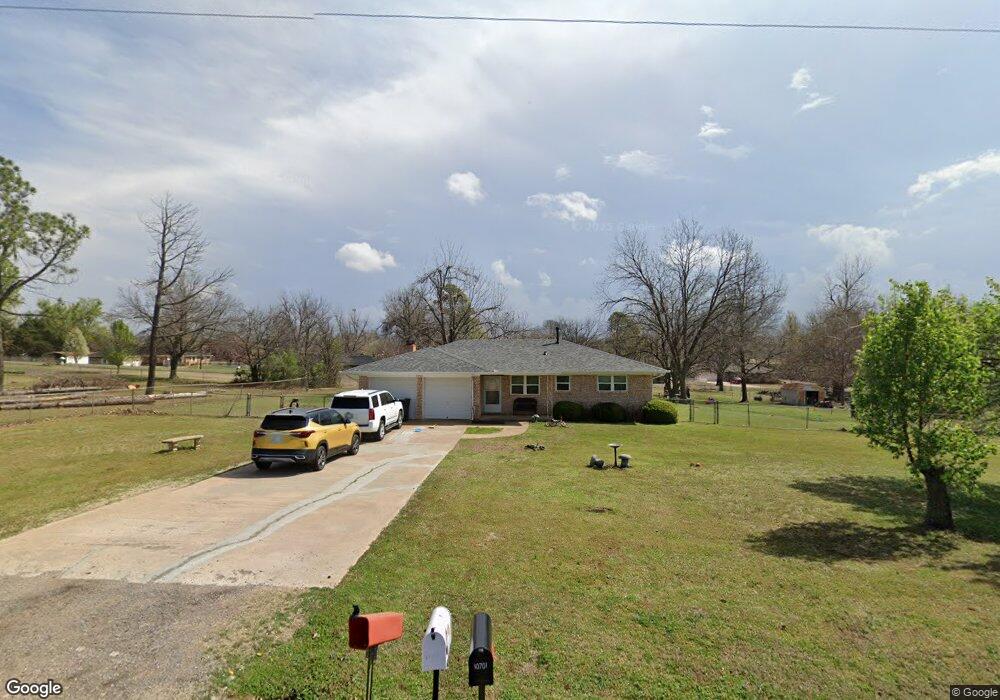 10700 S Center Ln, Oklahoma City, OK 73165 - photo 1