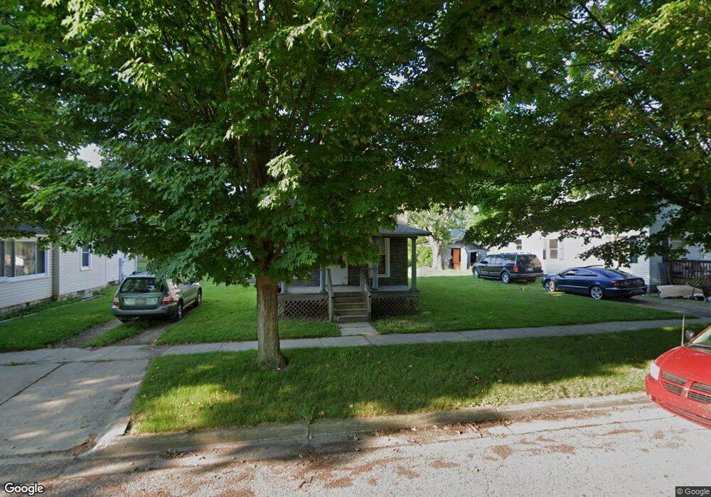 206 Sycamore St E, Three Oaks, MI 49128 - photo 1