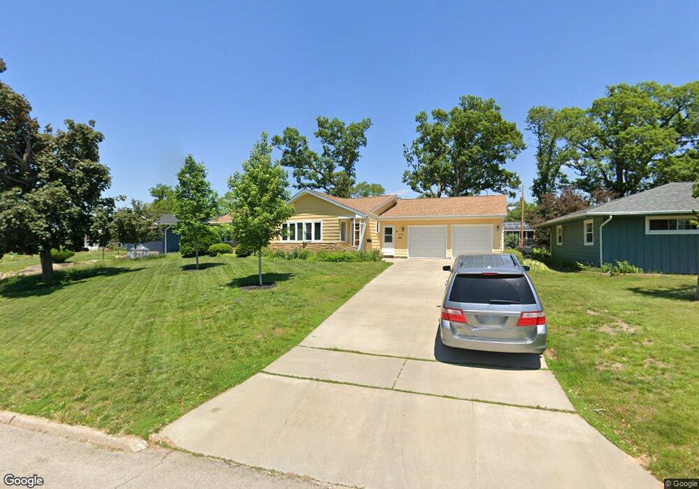 3318 Mansfield Ave SE, Cedar Rapids, IA 52403 - photo 1