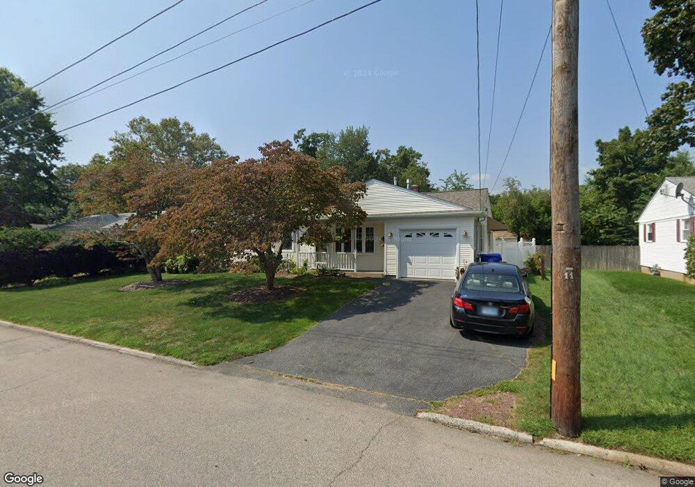 17 Ferncrest Dr, Riverside, RI 02915 - photo 1