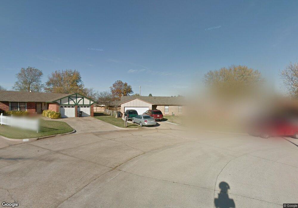 1117 NE 3rd St, Moore, OK 73160 - photo 1