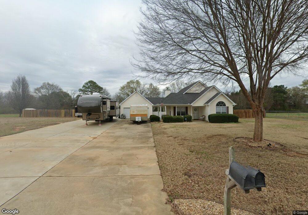 1123 Larkspur Dr, Locust Grove, GA 30248 - photo 1