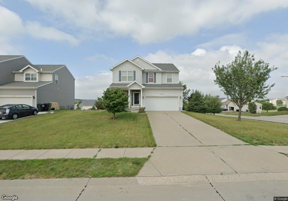 2302 Ridgeview Dr, Papillion, NE 68046 - photo 1