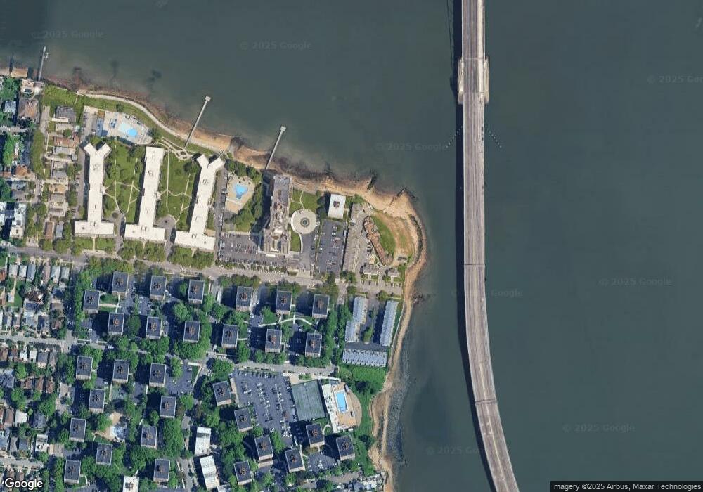 16707 Powells Cove Blvd unit 23, Whitestone, NY 11357 - photo 1