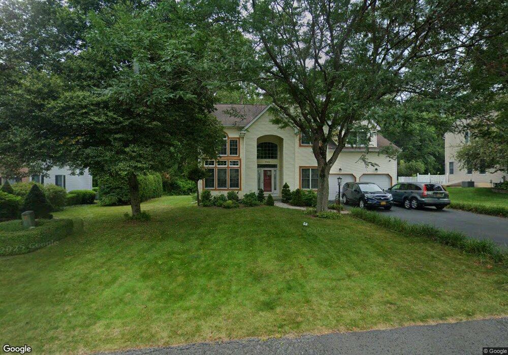 142 Kennewyck Cir, Slingerlands, NY 12159 - photo 1