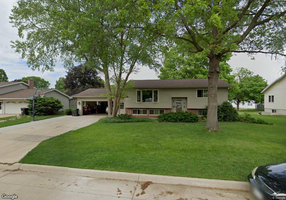 3617 Mcclain Dr, Cedar Falls, IA 50613 - photo 1
