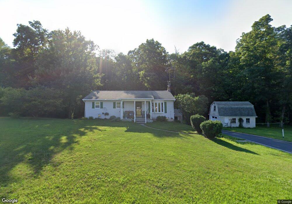 585 Chestnut Hill Rd, Hanover, PA 17331 - photo 1