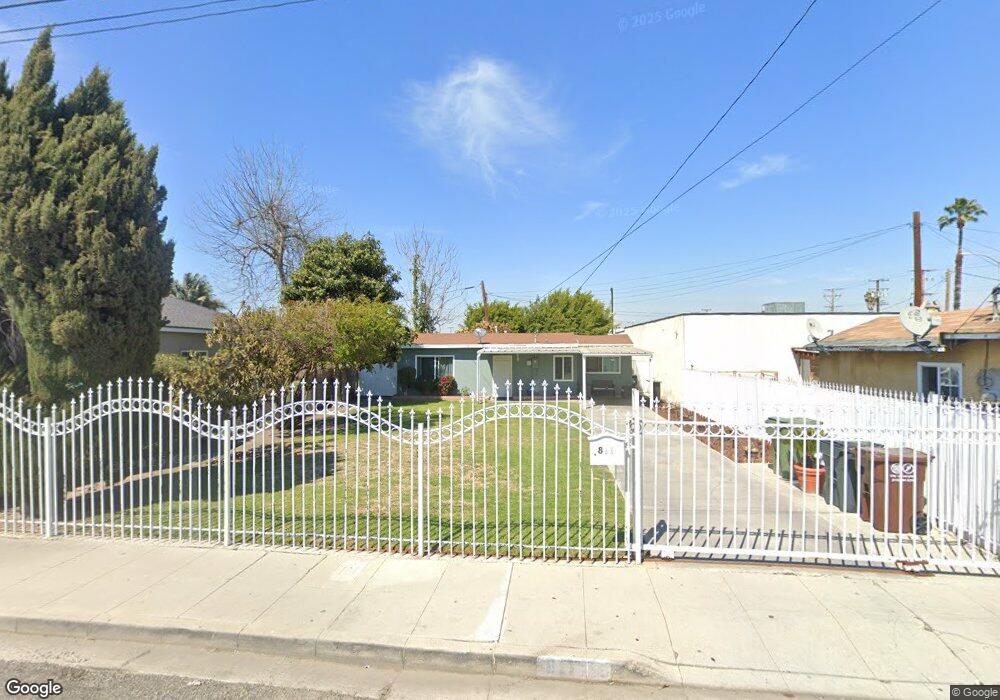 811 W Maple St, Compton, CA 90220 - photo 1