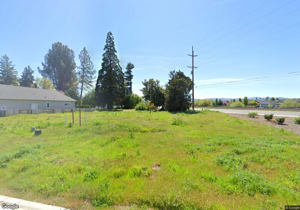 348 Cascade Dr, Central Point, OR 97502 - photo 1