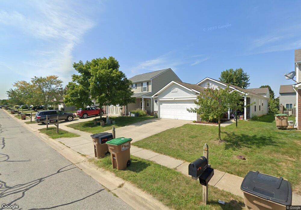 2352 Middle View Dr, Columbus, IN 47201 - photo 1