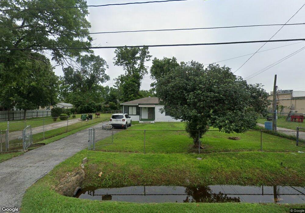 2703 Melbourne St, Houston, TX 77026 - photo 1