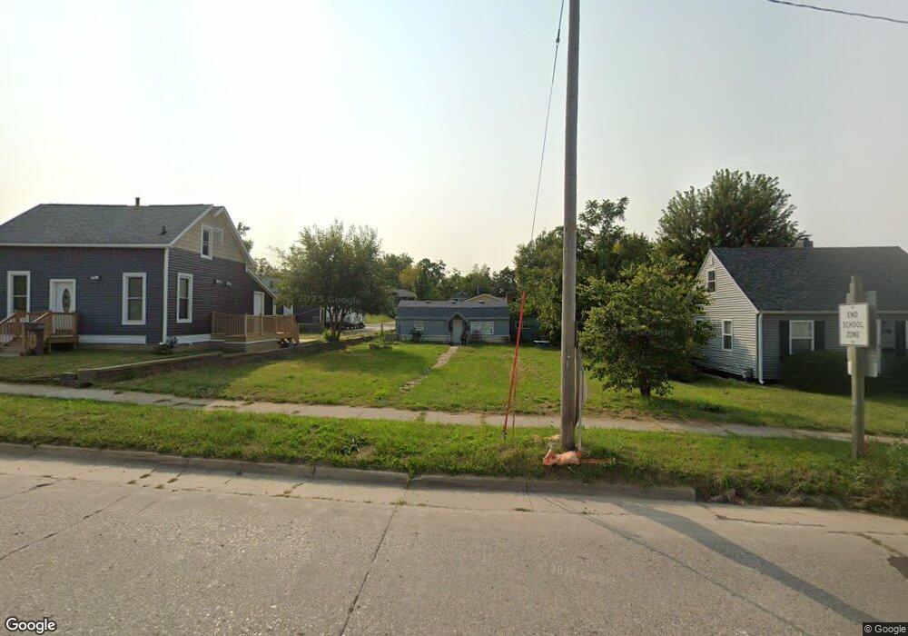 2014 J St SW, Cedar Rapids, IA 52404 - photo 1