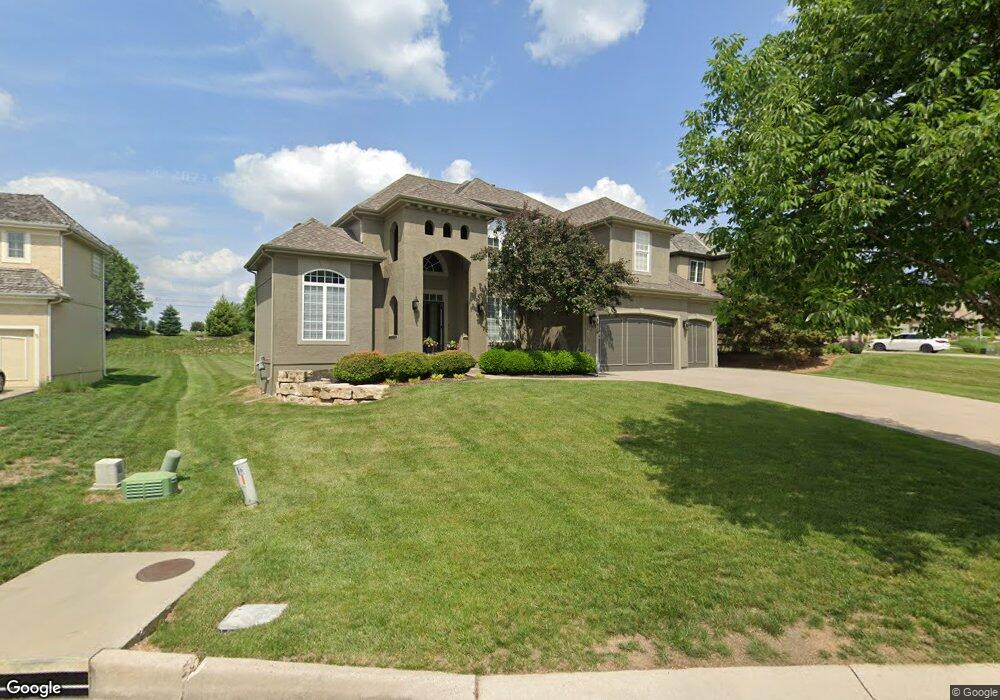 9610 Deer Run St, Lenexa, KS 66220 - photo 1