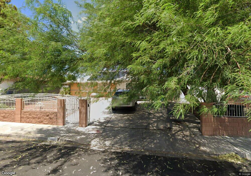3992 Meadowglen Dr, Las Vegas, NV 89121 - photo 1