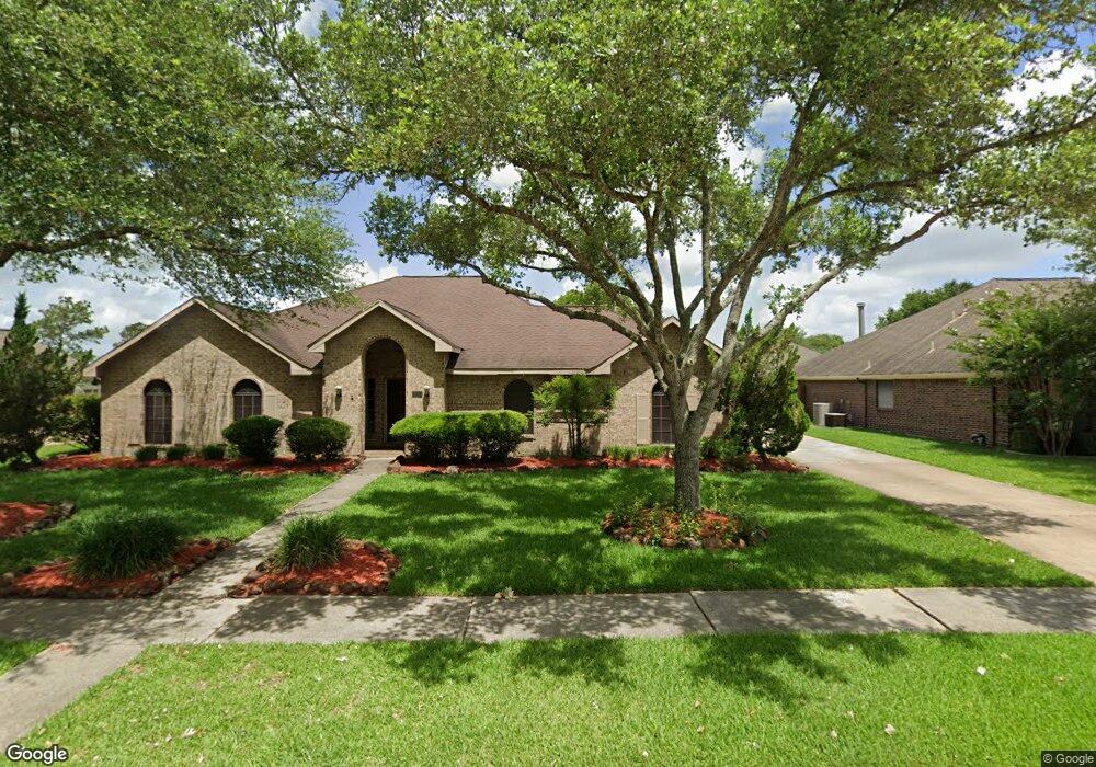 2010 Stapleton Dr, Friendswood, TX 77546 - photo 1