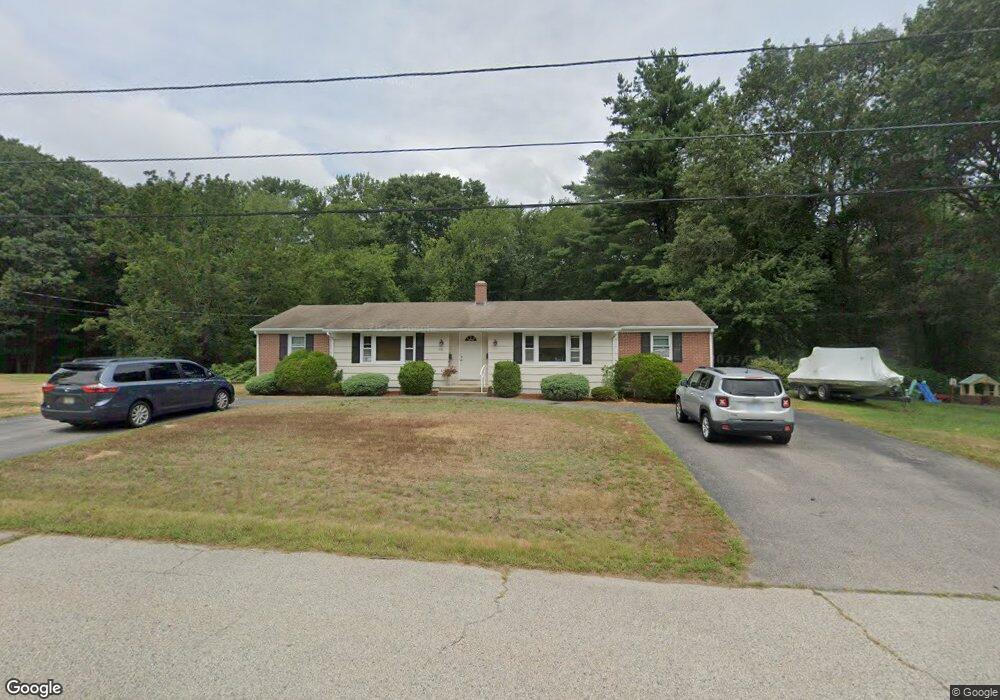 201 Pine River Dr, North Kingstown, RI 02852 - photo 1