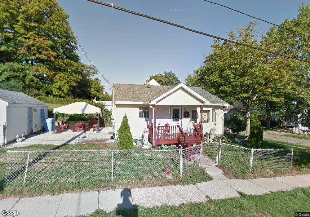 1539 Lansing Ave, Lansing, MI 48915 - photo 1