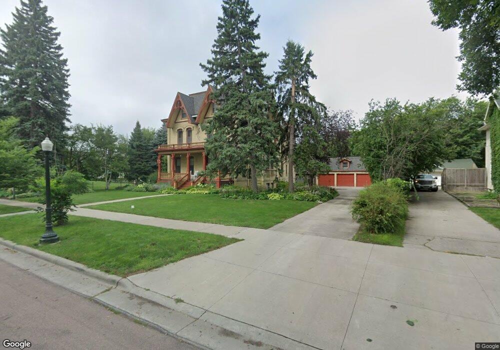 611 8th St S, Fargo, ND 58103 - photo 1