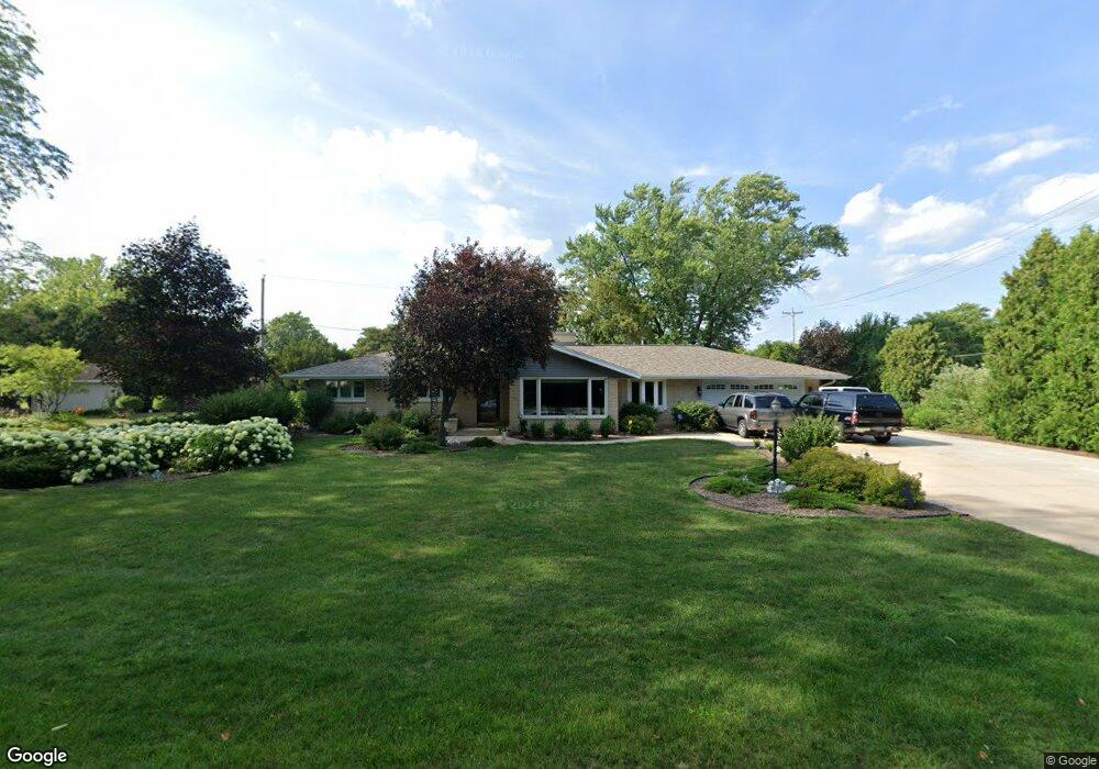 N76W14818 Clare Dr, Menomonee Falls, WI 53051 - photo 1