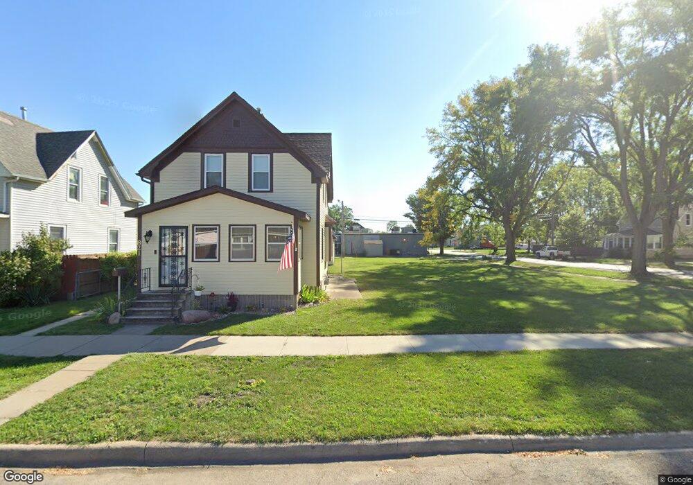 624 9th Ave SW, Cedar Rapids, IA 52404 - photo 1
