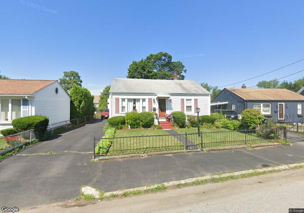 20 Cedarbrook Rd, Pawtucket, RI 02861 - photo 1