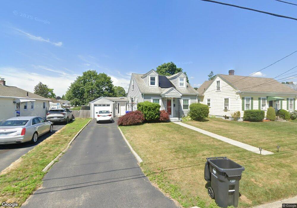 170 Maplecrest Dr, Pawtucket, RI 02861 - photo 1