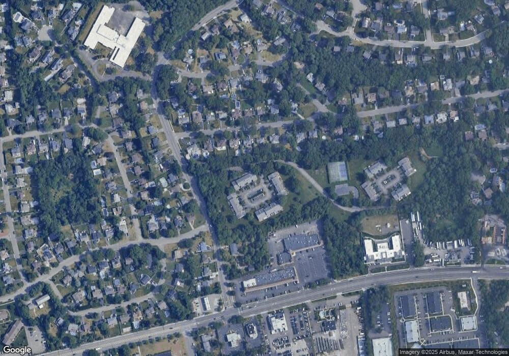 12 Sandy Hill Rd unit 12, ComMacK, NY 11725 - photo 1