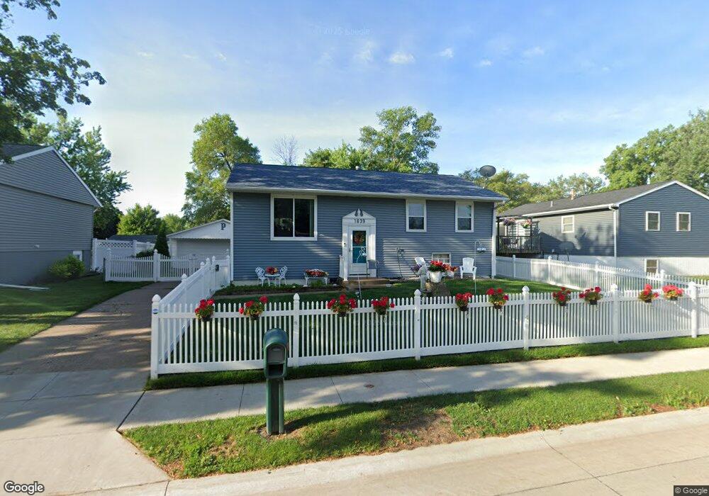 1839 W 54th St, Davenport, IA 52806 - photo 1