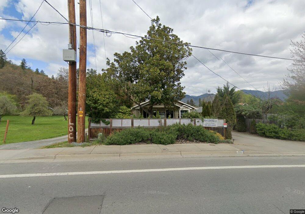 780 SE Grandview Ave, Grants Pass, OR 97527 - photo 1