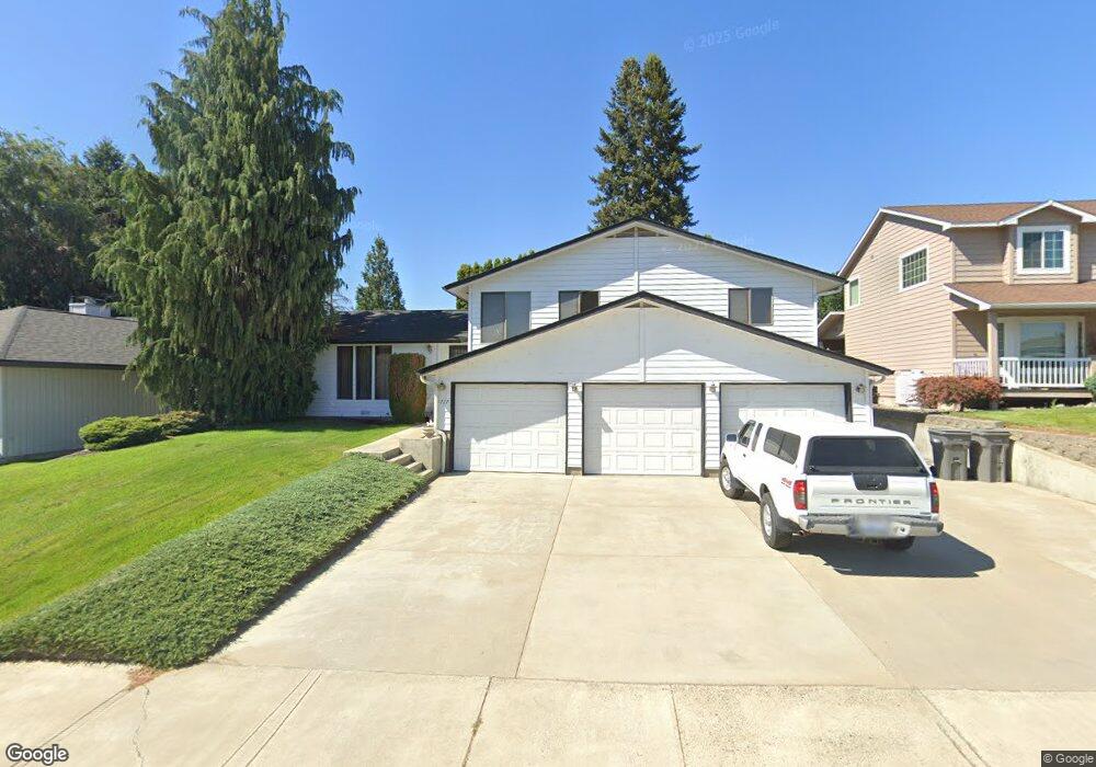 717 12th St NE, East Wenatchee, WA 98802 - photo 1