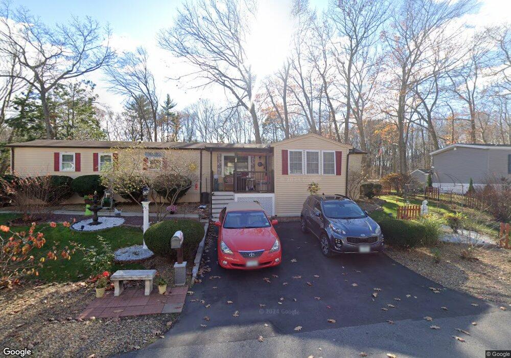 90 Cynthia Cir, Seabrook, NH 03874 - photo 1