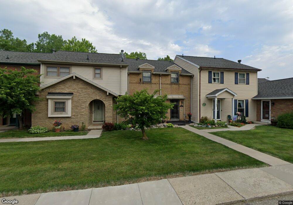 1125 River Hill Ct unit 22, Flint, MI 48532 - photo 1