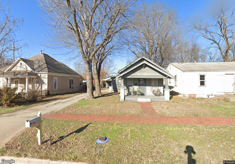 2025 Appleton Ave, Parsons, KS 67357 - photo 1