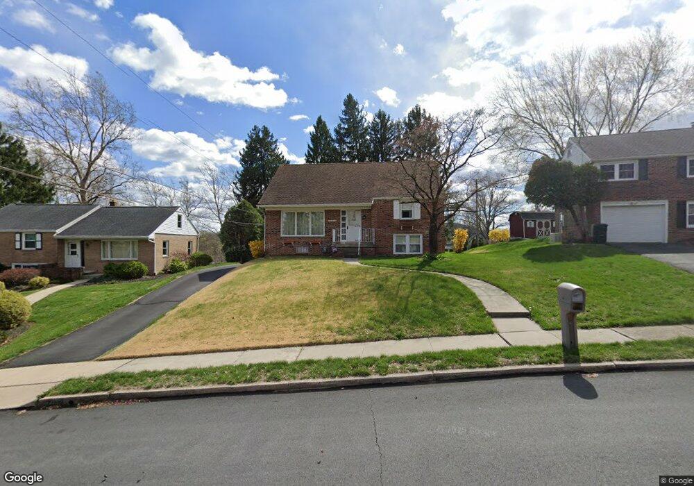4012 Crestline Dr, Reading, PA 19606 - photo 1