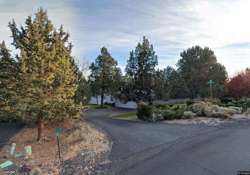 3177 SW Yew Ave, Redmond, OR 97756 - photo 1