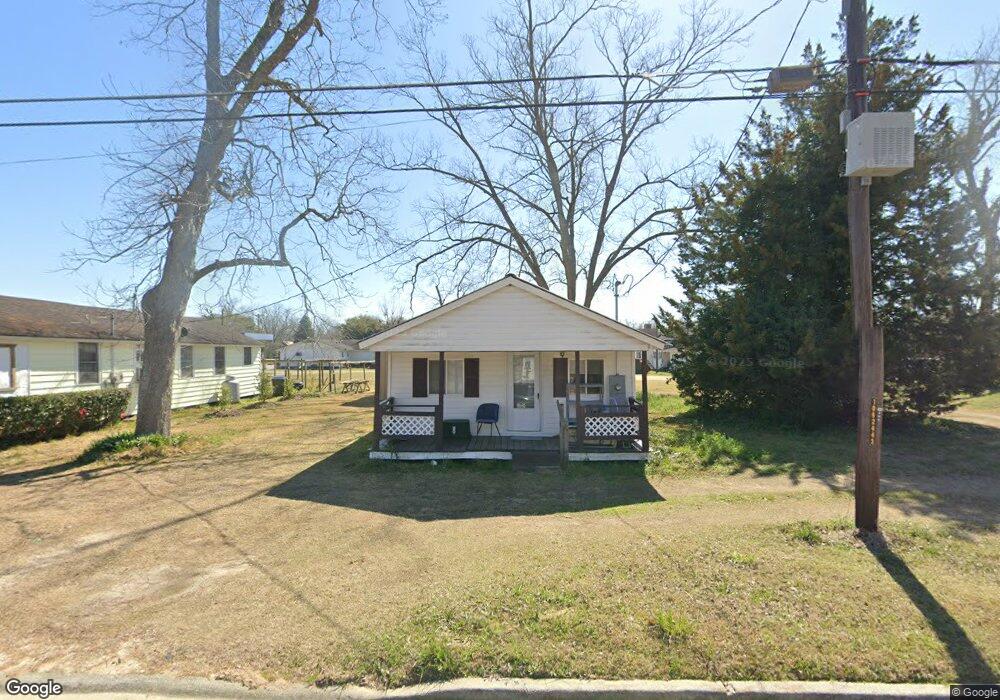 128 Pine Ave, Claxton, GA 30417 - photo 1