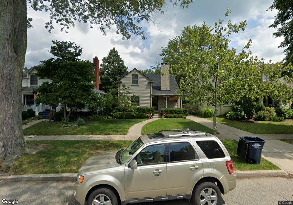 322 Rivard Blvd, Grosse Pointe, MI 48230 - photo 1