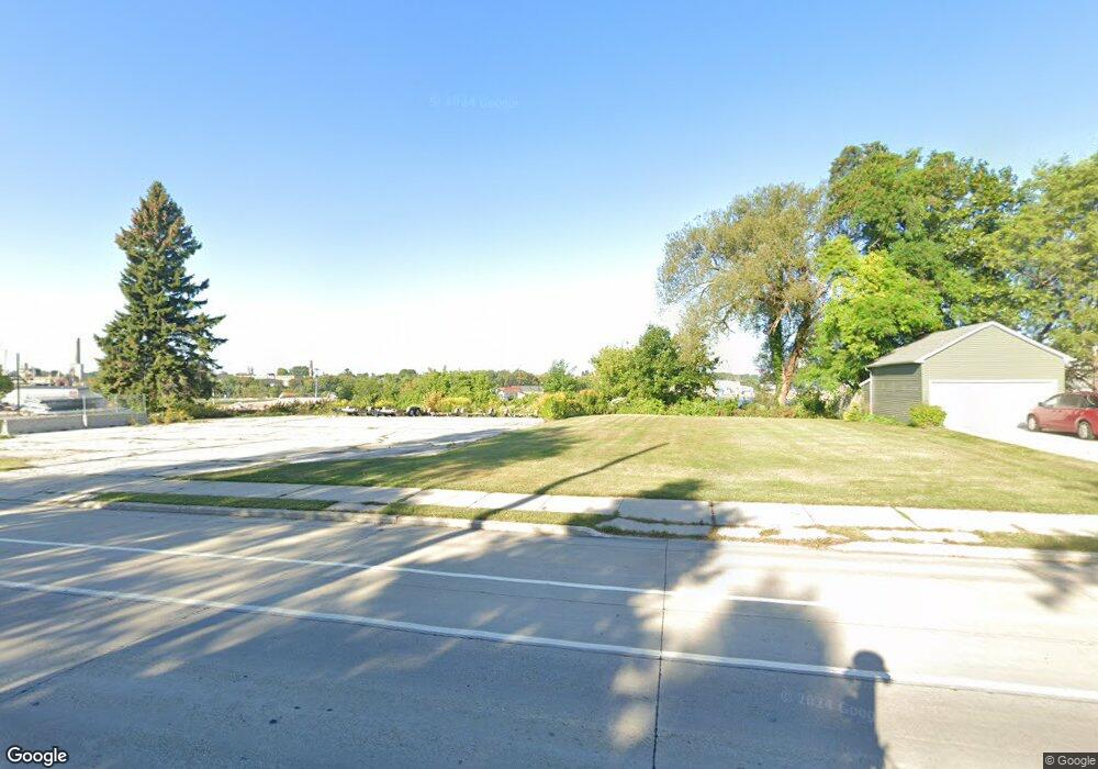 422 N 10th St, Manitowoc, WI 54220 - photo 1