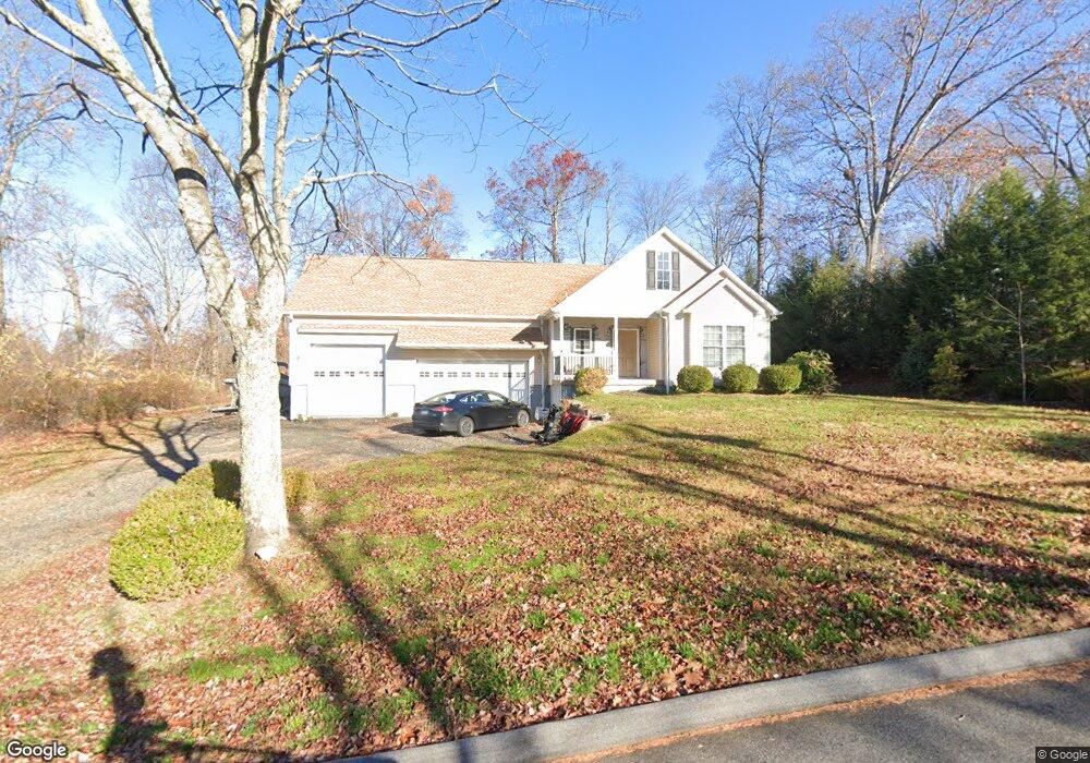 10 Wheeler Dr, Danbury, CT 06811 - photo 1