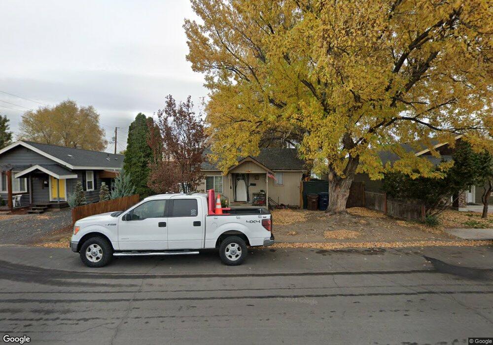 134 SW 4th St, Redmond, OR 97756 - photo 1