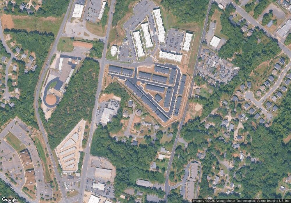 18293 Summit Pointe Dr, Triangle, VA 22172 - photo 1